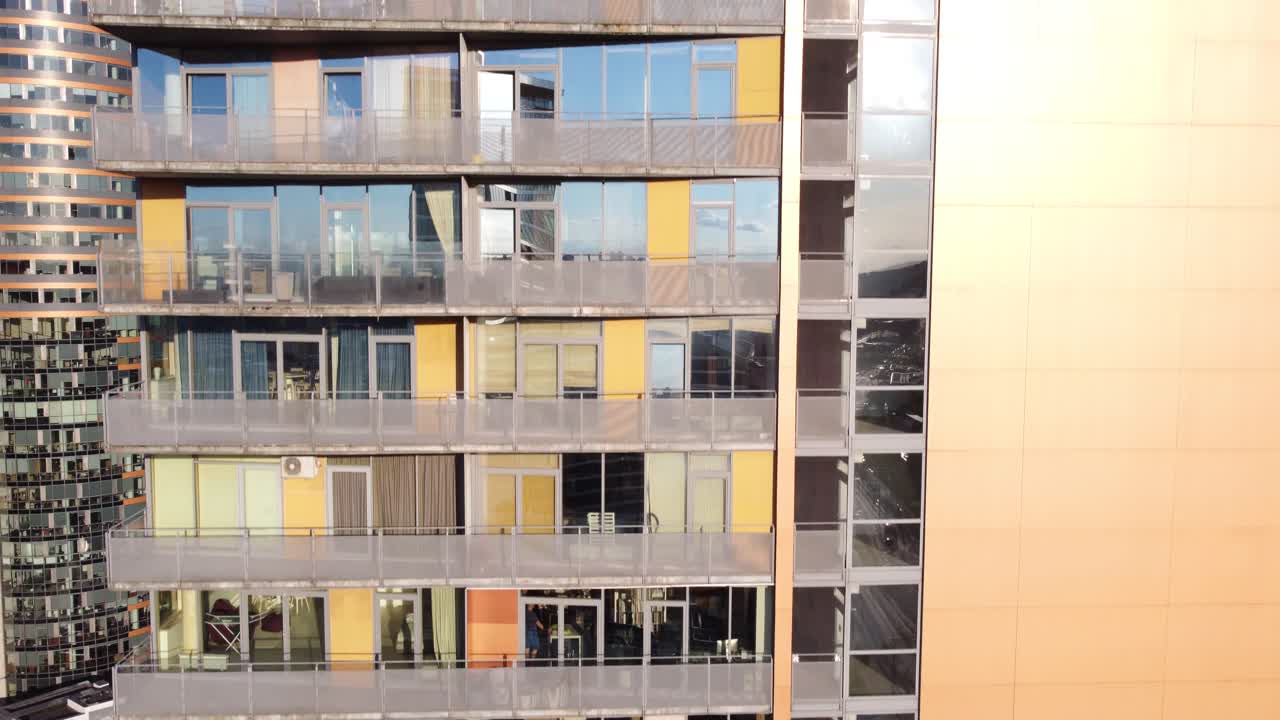 빌니우스 cbd에 있는 아파트 건물의 오름차순 샷