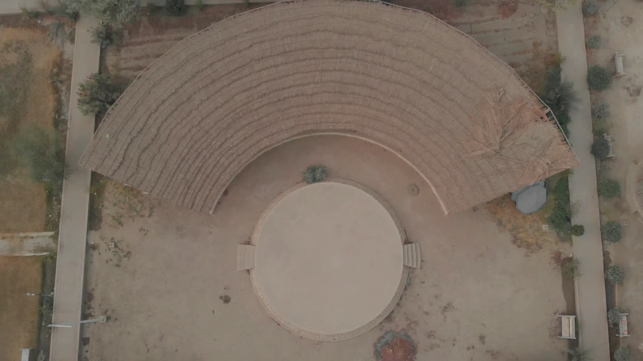 eche un vistazo a la estructura hecha por el hombre en el santuario de vida silvestre mehrano está situado en el distrito de khairpur de pakistán provincia de sindh