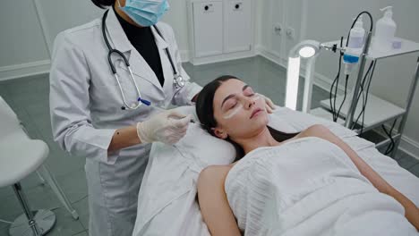 cosmetic facial injection procedure