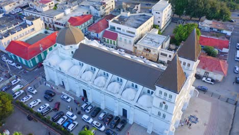 vista aérea de pájaros de la catedral de santiago apóstol en santiago de los caballeros, república dominicana