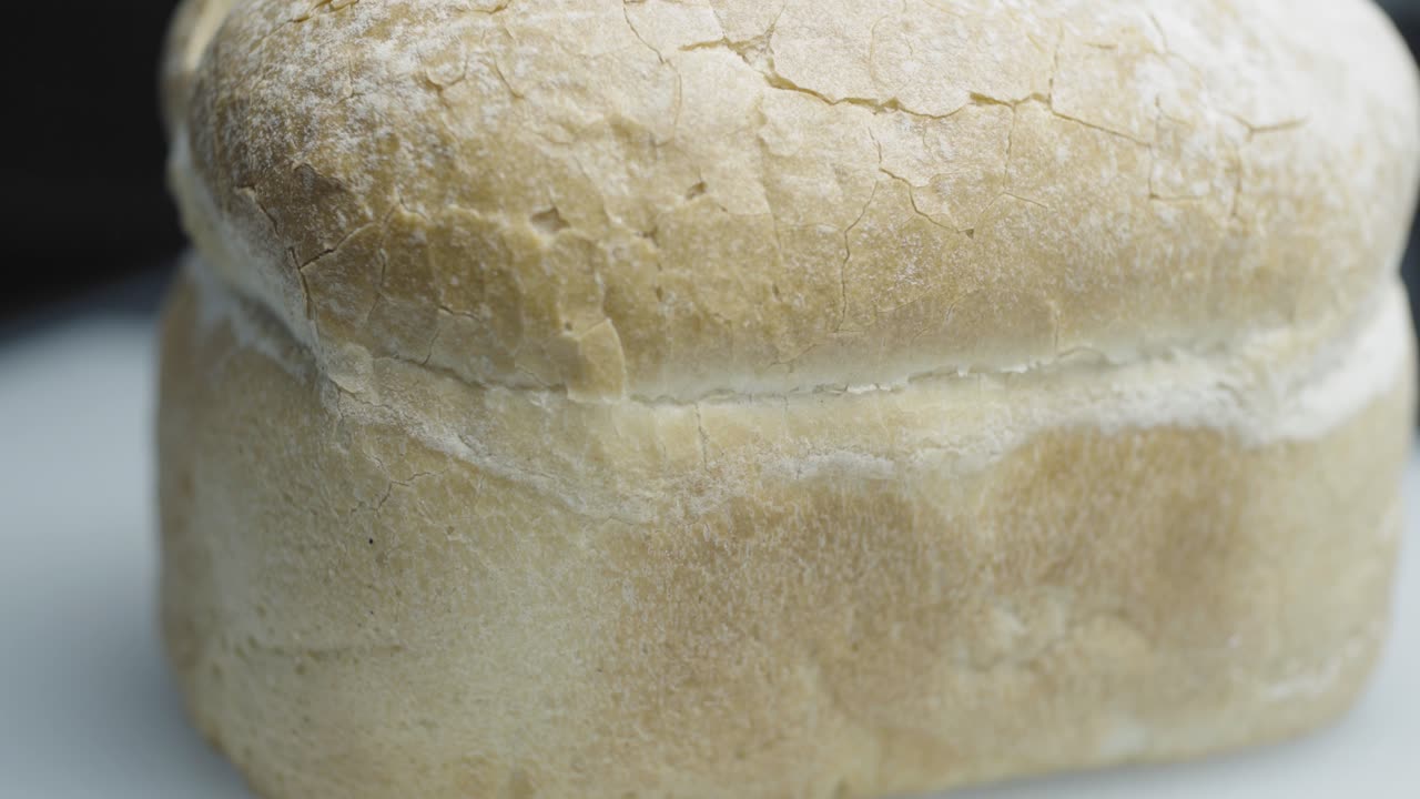 집 부엌에서 토스트 준비하기-7