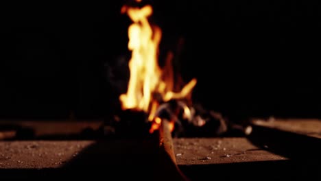vara de hierro calentada en el fuego