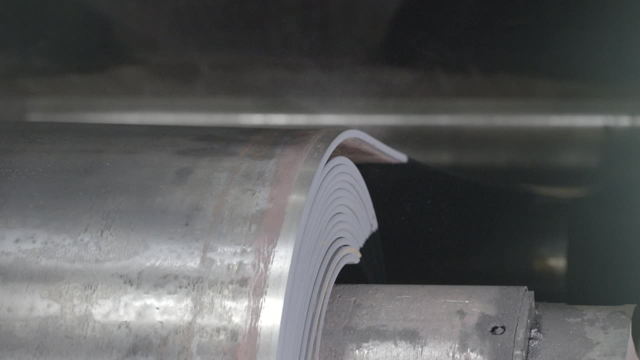 Lavorazione di Lamiere su una Linea di Produzione