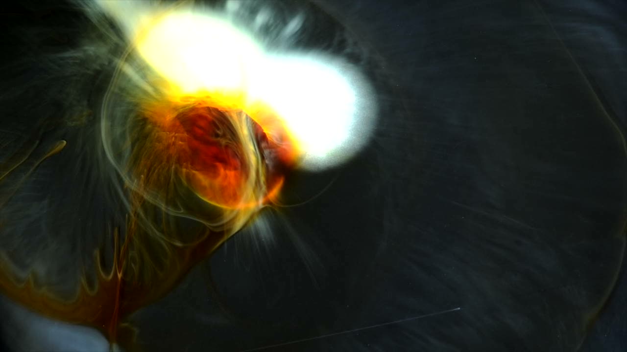 танец жидкого янтаря завораживает взгляд - для получения дополнительной информации, найдите "abstractvideoclip", используя кавычки