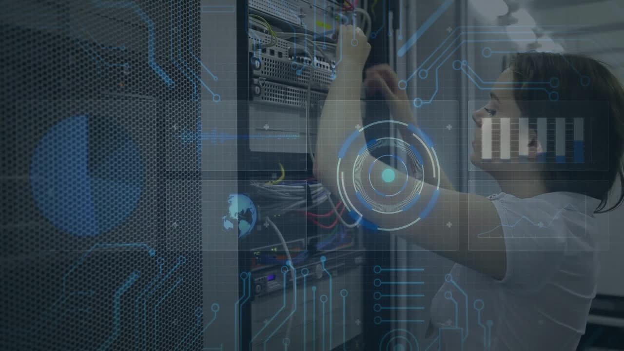 animación de diagramas y globo sobre trabajadora caucásica en la sala de servidores