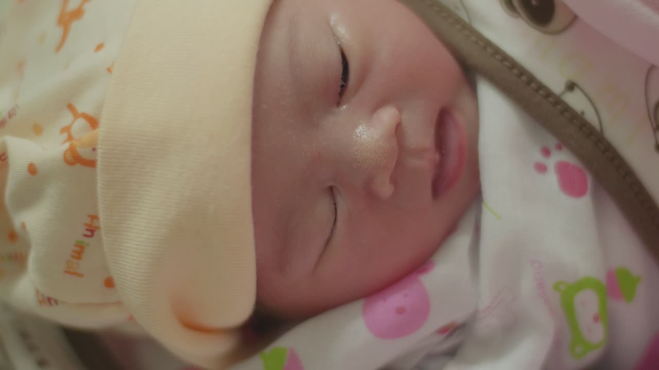 Neonato addormentato