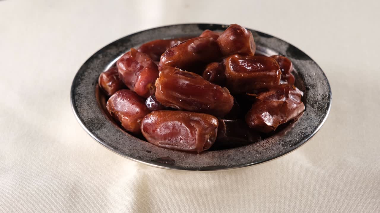 medjools en el cuenco