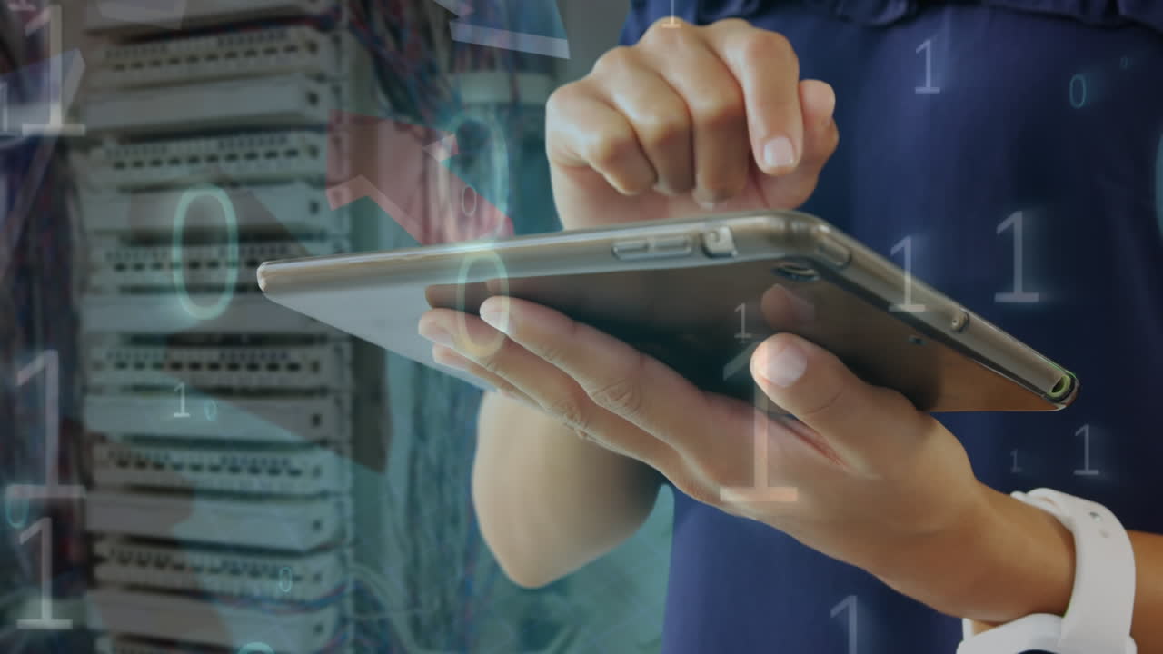 persona que trabaja en un i pad