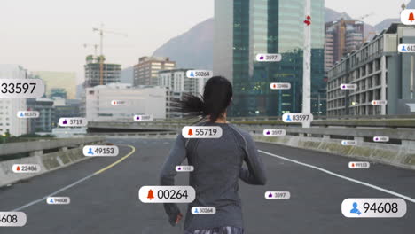 corriendo por la calle de la ciudad, mujer rodeada de notificaciones de redes sociales animación