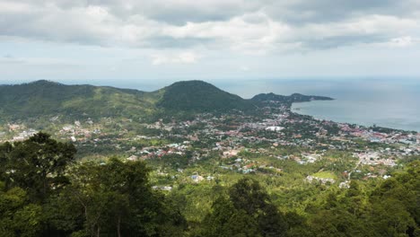 Lamai-Beach-Koh-Samui-surrounded-by-Lush-Green-Jungle-and-Mountains,-Thailand-Tourism