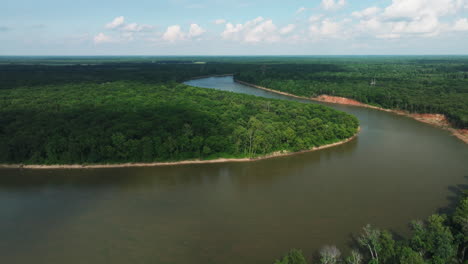 Panoramic-Aerial-View-Protected-Nature-And-Forest-Near-Riverfront-Park,-Twin-City,-Arkansas,-USA