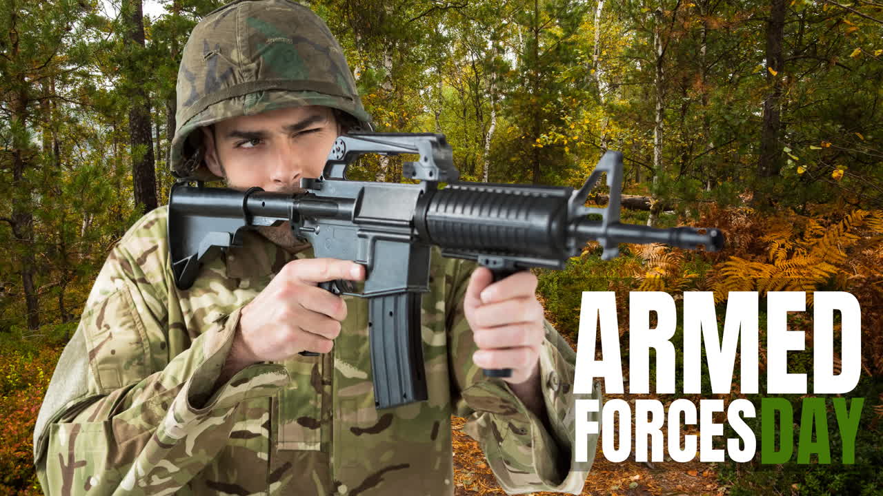 анимация дня вооруженных сил текст над кавказским мужчиной солдатом