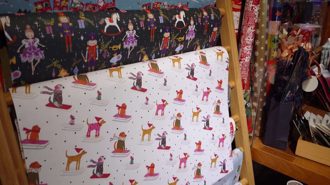 ⁇ 드헬드 디스플레이, 크리스마스 포장 종이의 다양한 디자인