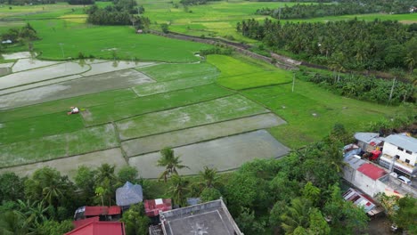 Ciudad-Cerca-De-Tierras-Rurales-En-Virac,-Catanduanes,-Filipinas