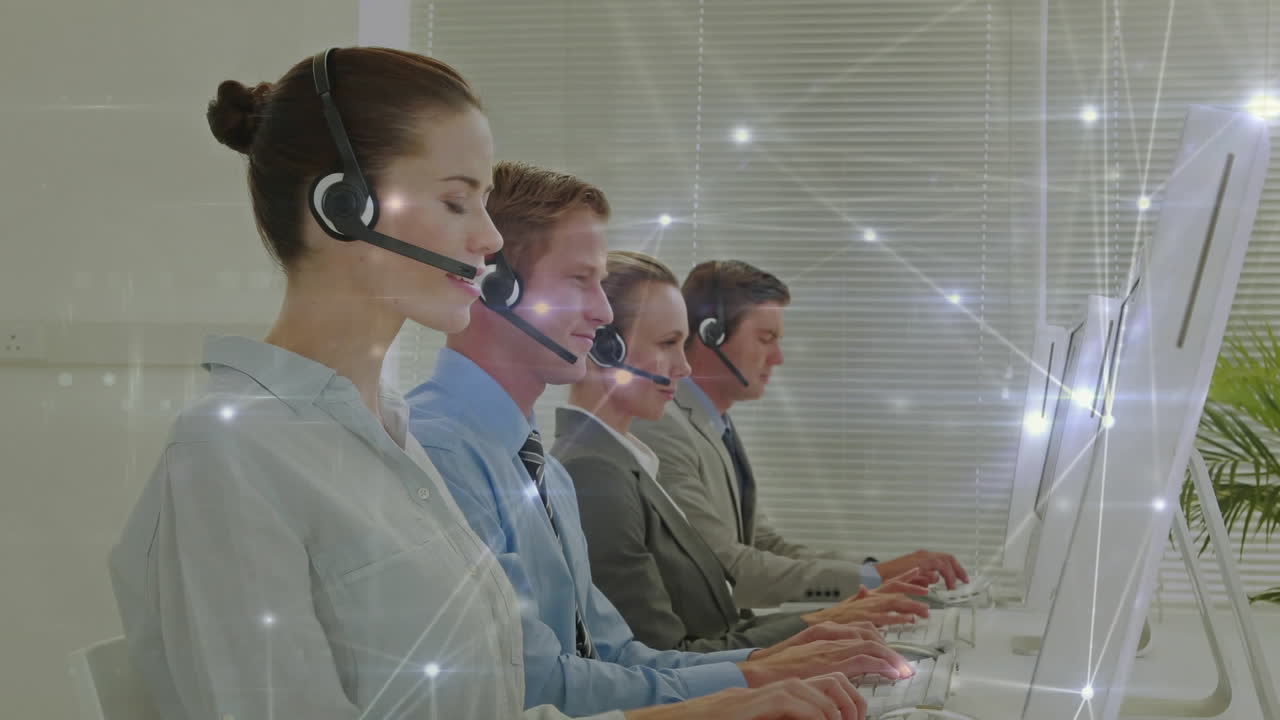 전화 헤드 ⁇ 을 착용 한 사업가 들 을 통한 연결 네트워크 의 애니메이션