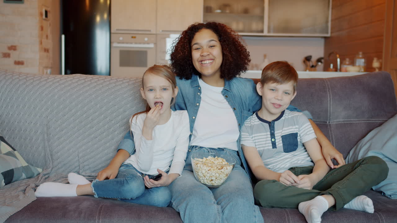 noche de películas en familia.