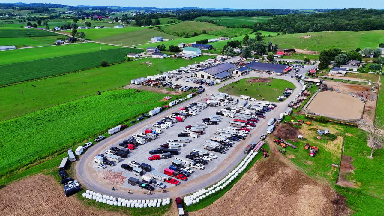Smoke Lane Stables and full parking lot at horse auction facility in Ohio, USA