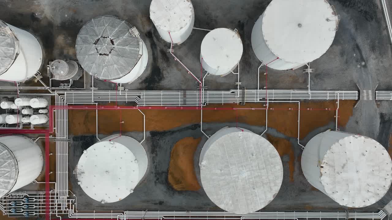 벌크 연료 저장 탱크로의 파이프라인 분배