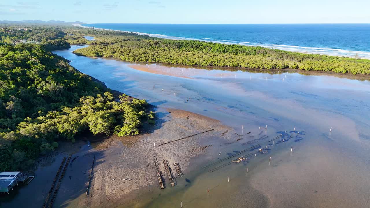 vista aérea de los lechos de ostras y el paisaje fluvial