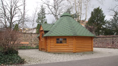 Finnish-sauna-at-cloudy-windy-weather