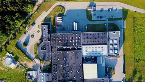 tomada aérea de un almacén industrial