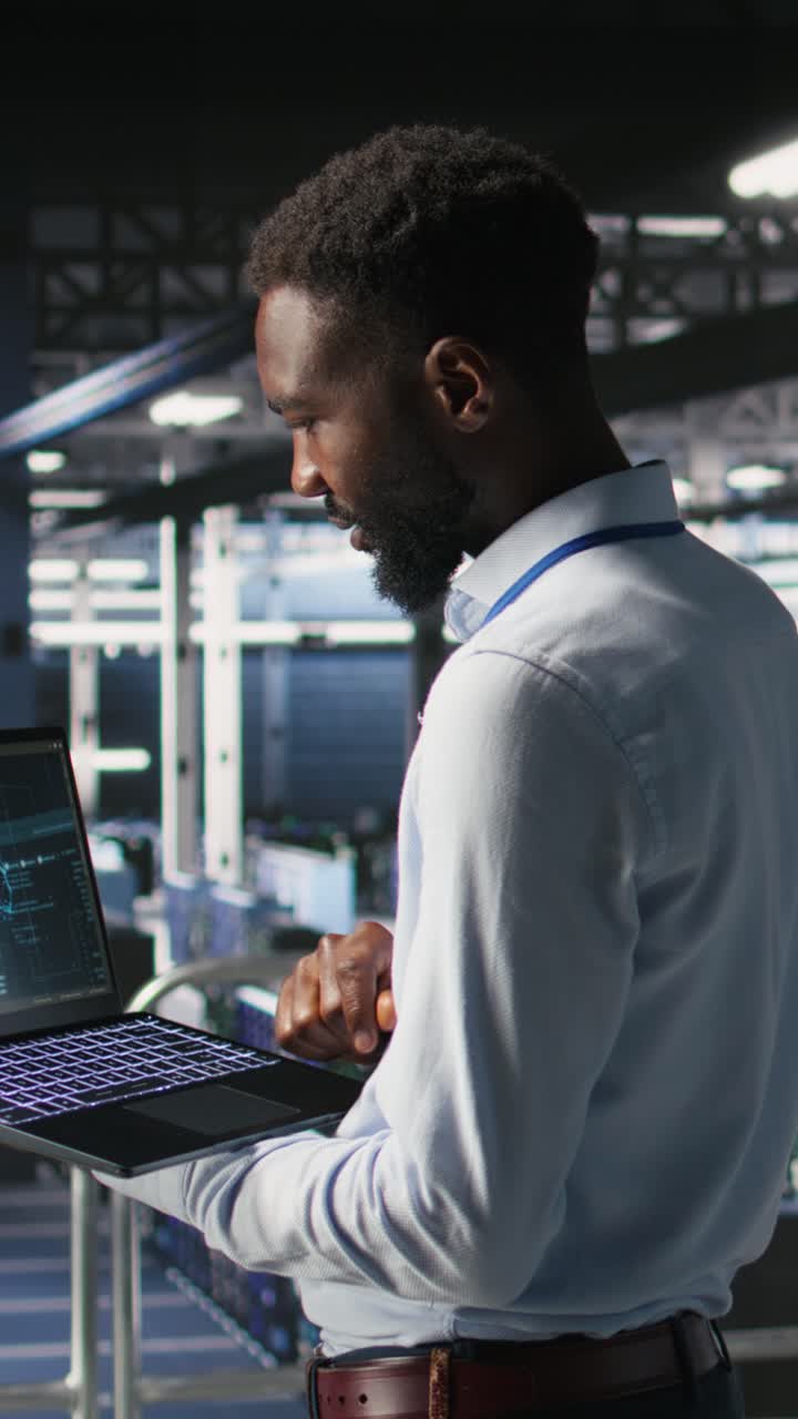 Vertical video Server hub teamworking IT experts visualizing AI large language model