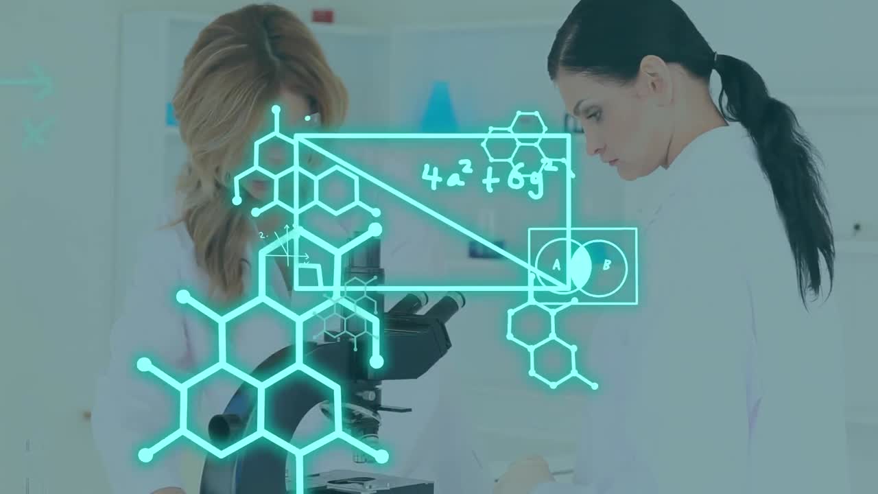animación del procesamiento de datos científicos sobre científicos caucásicos en el laboratorio