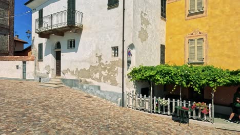 un día soleado en un pintoresco restaurante italiano
