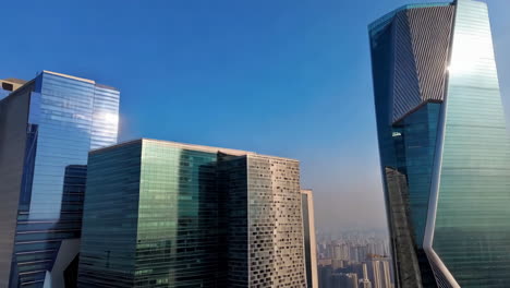 horizonte de la ciudad moderna con edificios de gran altura