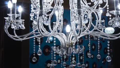 elegante candelabro de cristal
