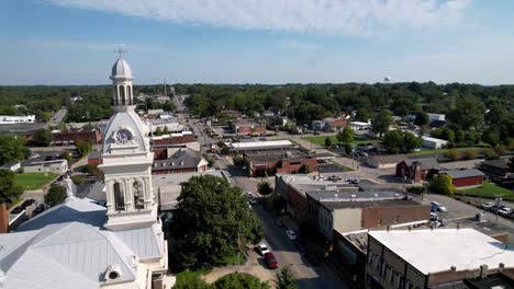 Luftaufnahme-Des-Gerichtsgebäudes-In-Nicholasville,-Kentucky