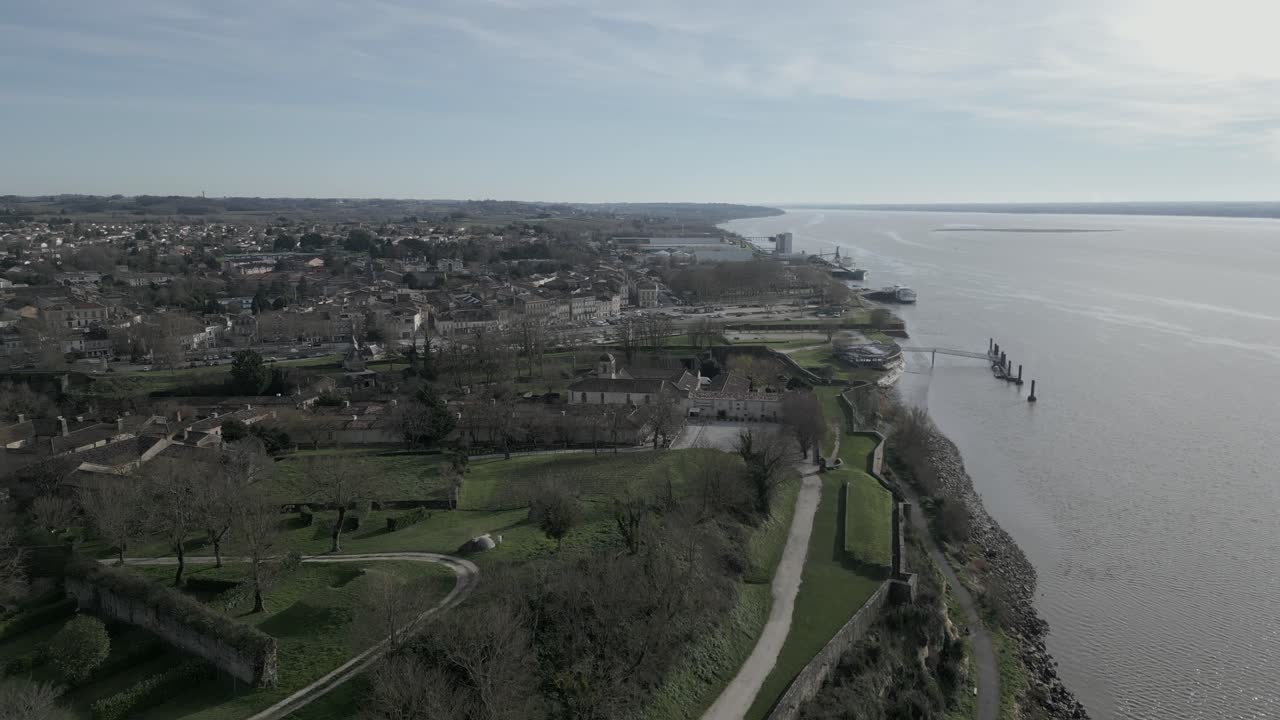 ciudadela de blaye vista, bordeaux, francia - paso aéreo