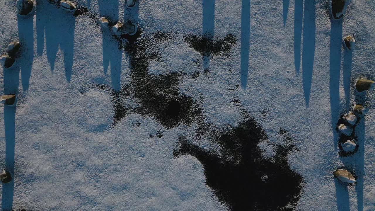 캐슬리그 스톤 서클은 영국 호수 지구에서 눈 속에서 스핀으로 상승합니다.