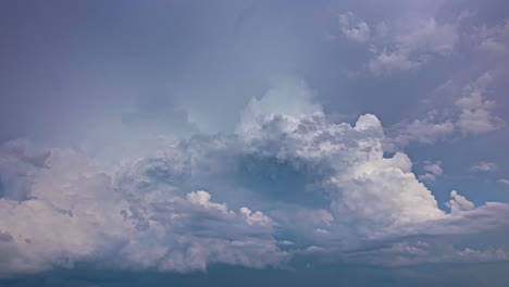 Timelapse-De-Formación-De-Nubes-Tormentosas