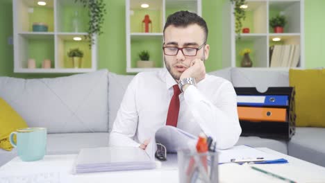 Un-Hombre-De-Negocios-Aburrido-E-Infeliz-No-Quiere-Trabajar.