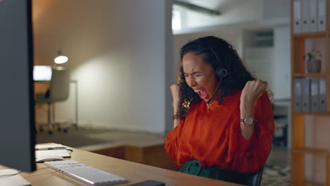 Mujer-Negra,-Call-Center-Y-Celebración.