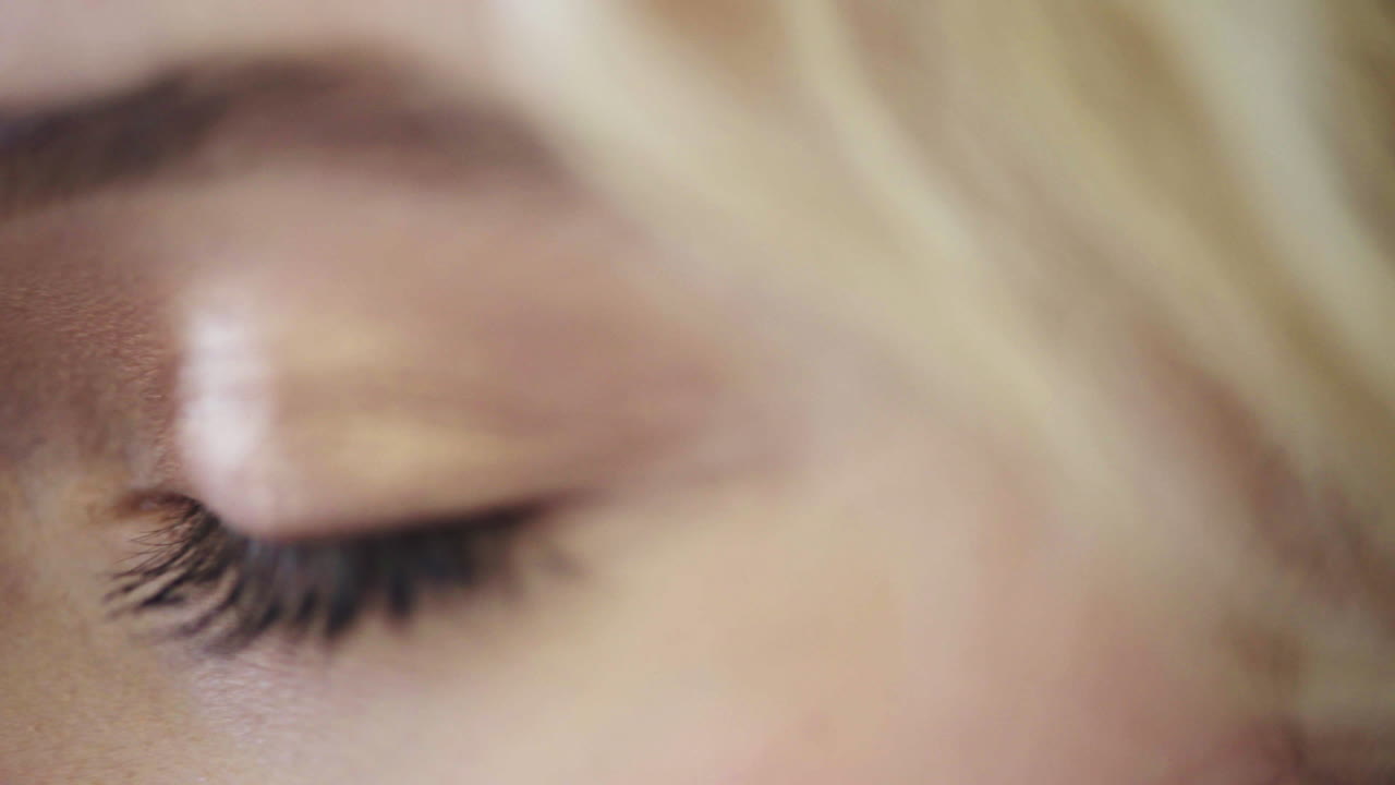 여성, 눈 또는 스트레스에 대한 시야를 확대