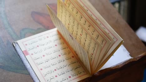 open quran book