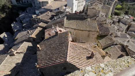 Vista-De-La-Fortaleza-De-Sorano,-Sorano-Es-Un-Pueblo-Italiano-Situado-En-La-Toscana