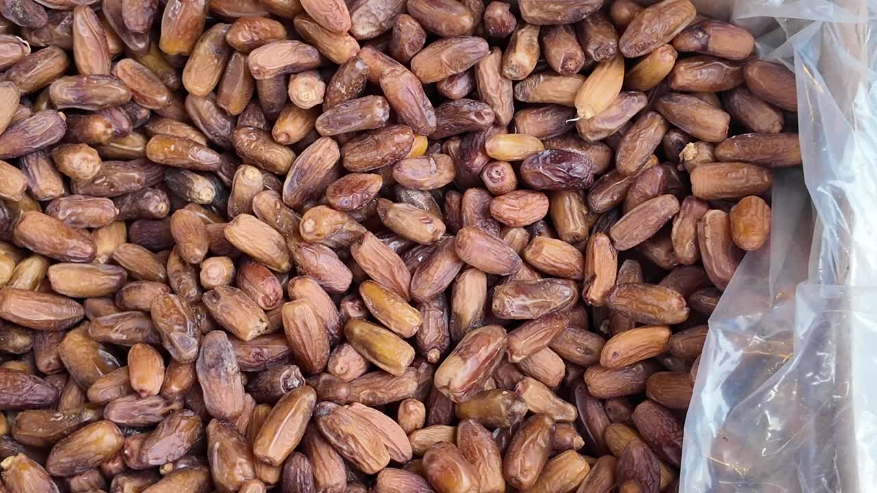 Dried Dates in a Box