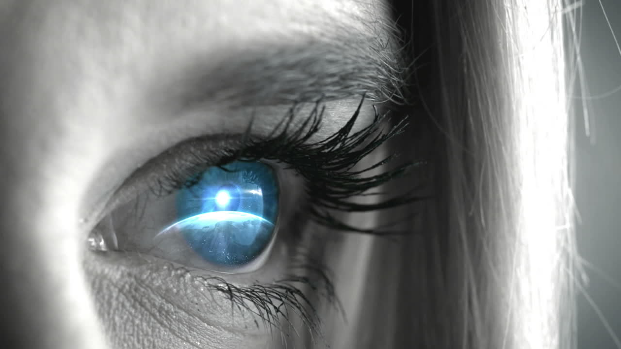 veduta ravvicinata dell'occhio umano con il globo