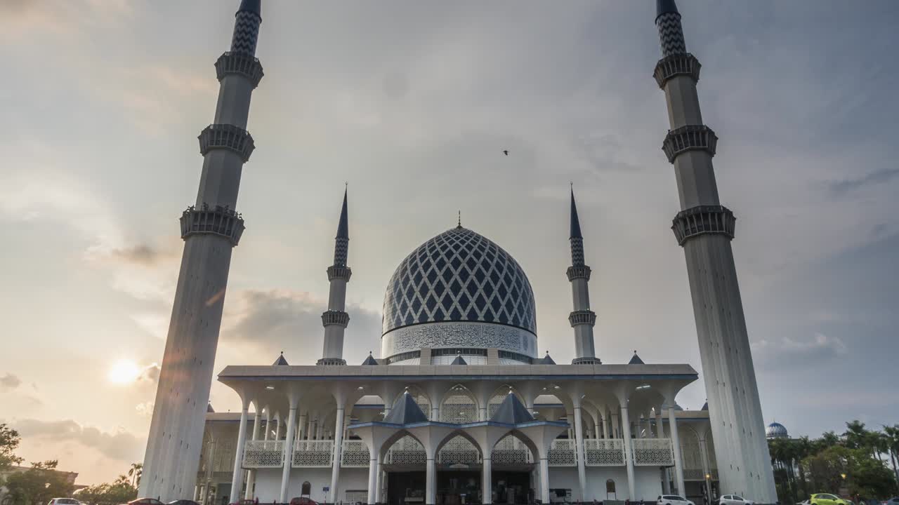 Time Lapse -  Sunrise at a mosque