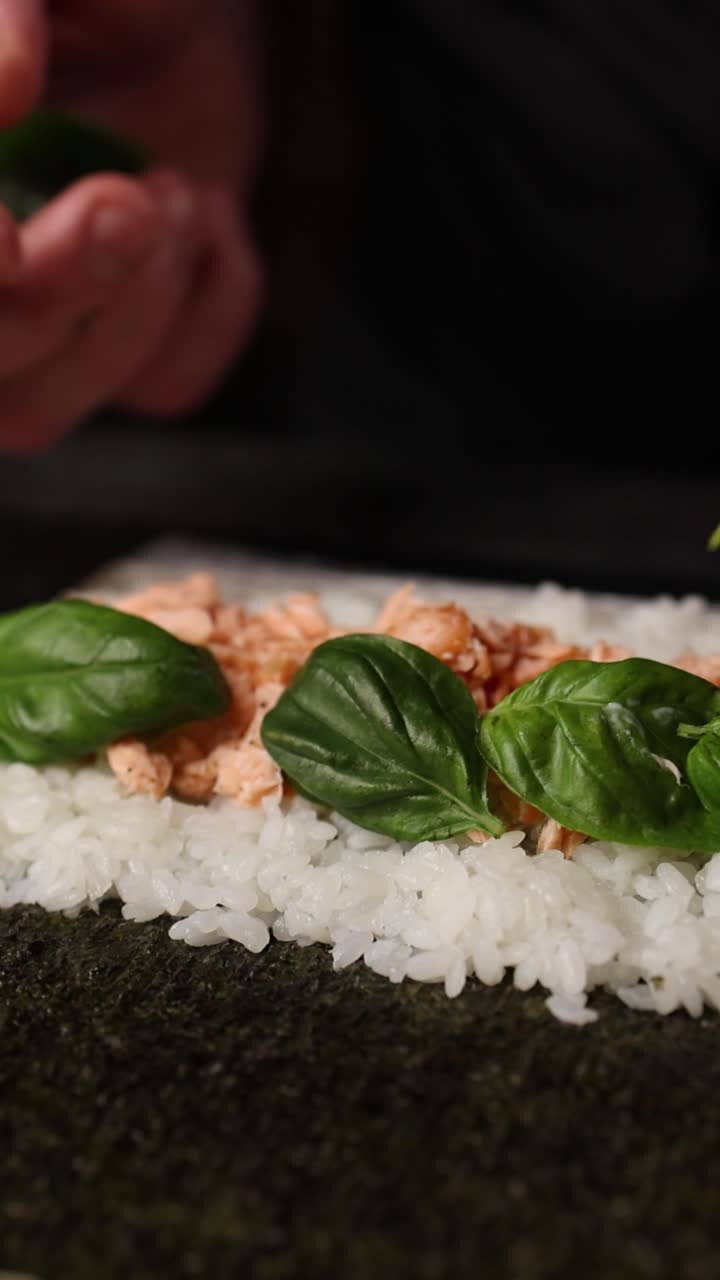 preparazione del sushi