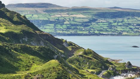 Carnlough-En-La-Carretera-De-La-Costa-De-Antrim-En-Irlanda-Del-Norte