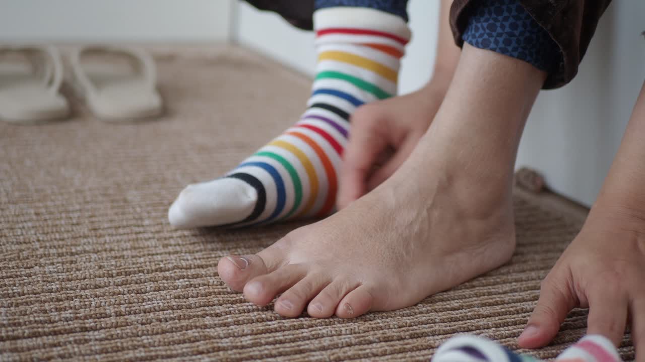 Ta på sig Rainbow Socks