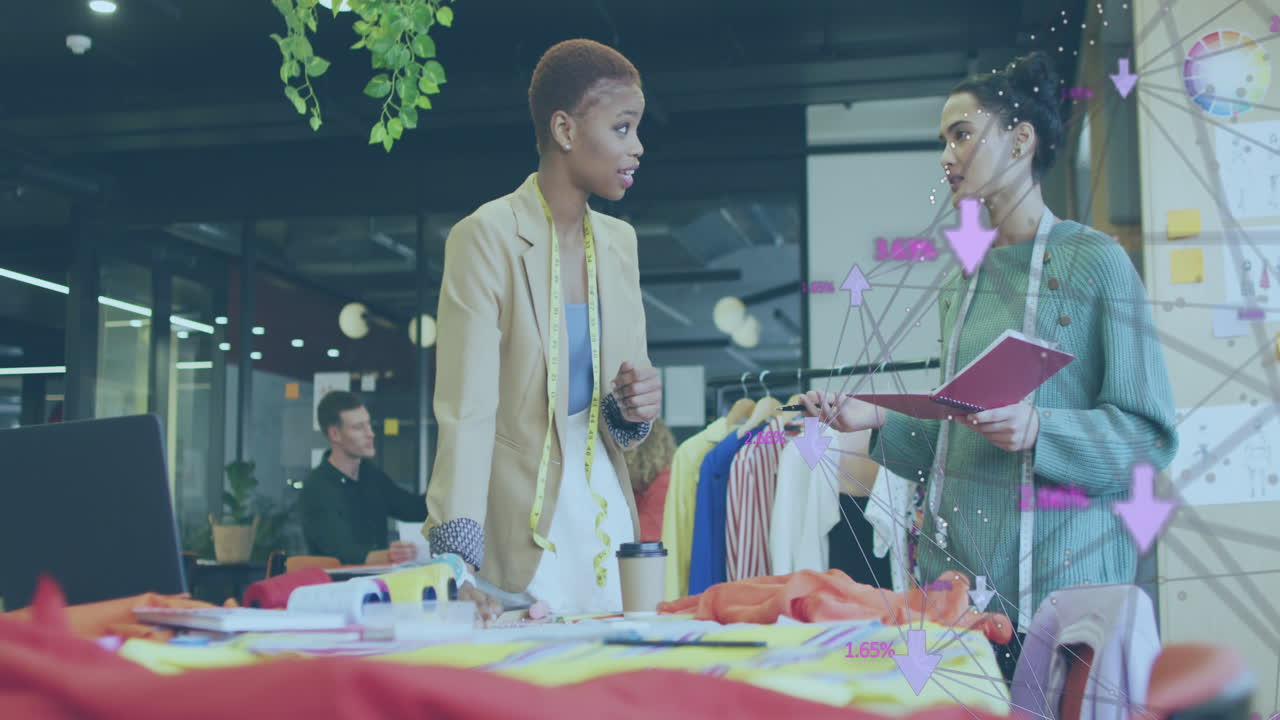 animación del procesamiento de datos sobre diversas personas de negocios en la oficina