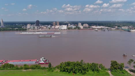 Aerial-of-the-Mississippi-River-in-Baton-Rouge,-Louisiana
