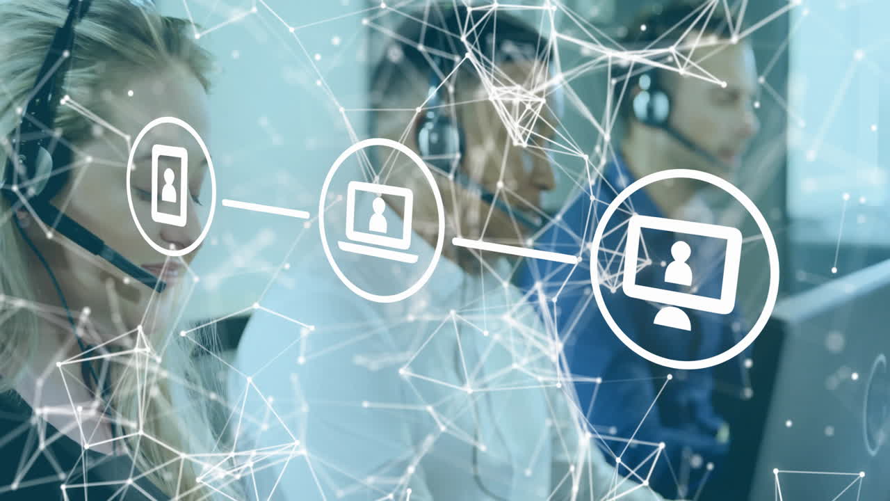 animación de iconos de medios con formas sobre diversas personas de negocios que usan auriculares de teléfono en la oficina