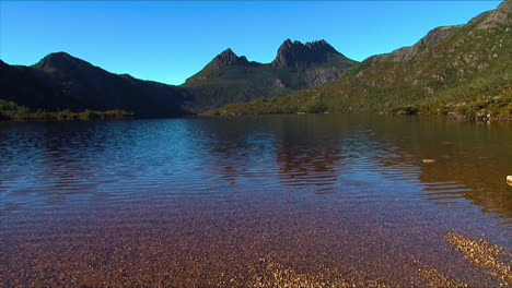 wiegberg en meer st clair in tasmanige australië 1