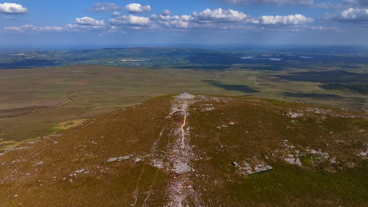 geoparque de los lagos de cuilcagh, condado de fermanagh, irlanda del norte, junio de 2023